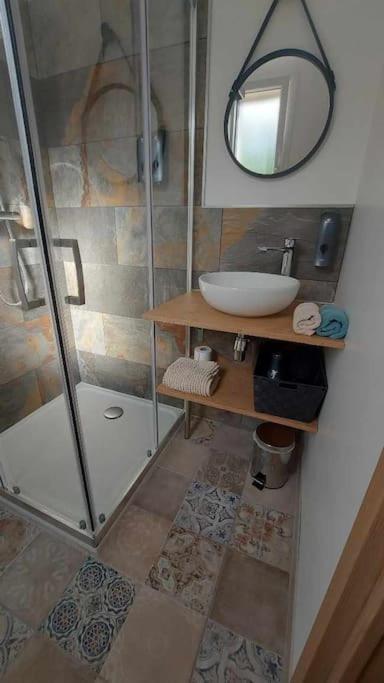 Mister Hinster - Studio Tout Confort Centre Ville Nogent-Le-Rotrou - 1E Etage Exterior photo